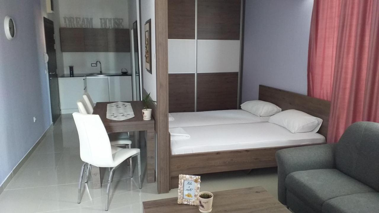 Dream House Appartement Kruševac Buitenkant foto